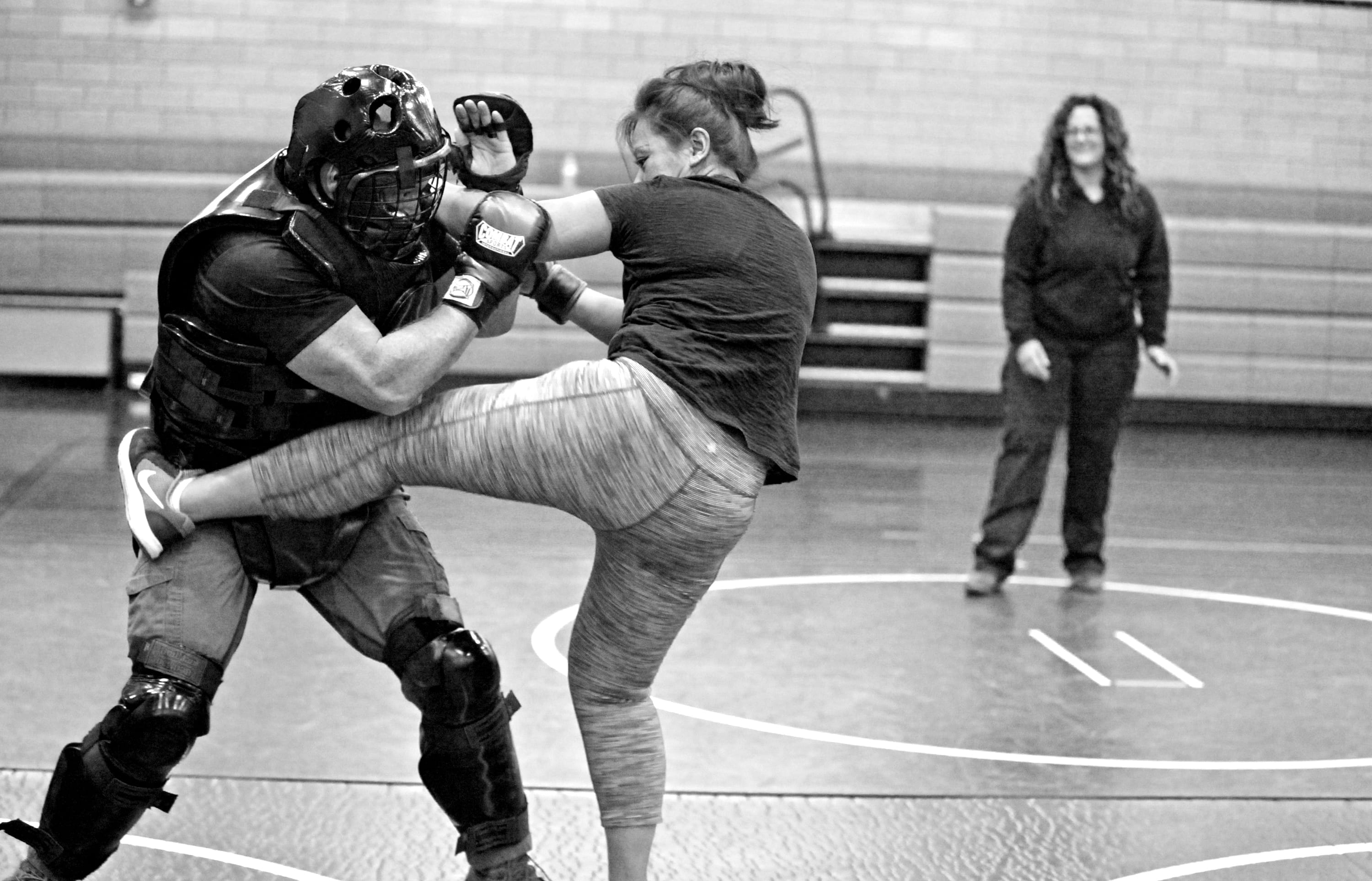 SelfDefenseClass-04-HM